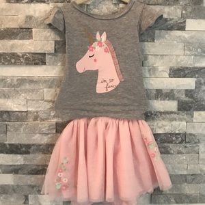 Unicorn Set- Girls Top and Skirt- LIKE NEW